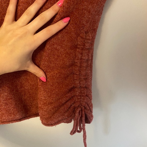 sandwich_ Red/Pink Sweater with adjustable drawstring on the left side - Picture 6 of 7